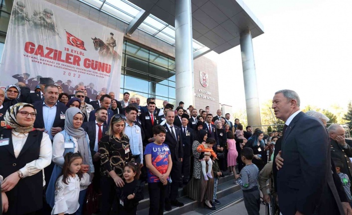 Bakan Akar: “(Mersin’deki saldırı) Hain teröristlerin, alçakların bu saldırıları Suriye’de organize ettiği bilgisine sahibiz”